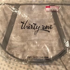 Thirty-one Round Utility Tote